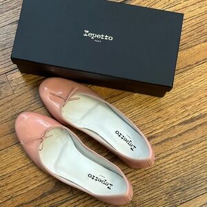 Repetto Camille Ballerinas in Eau de Rose.